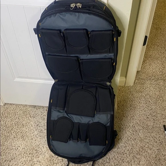 NWT Custom Leathercraft 1132 75-Pocket Tool Backpack - Picture 6 of 8